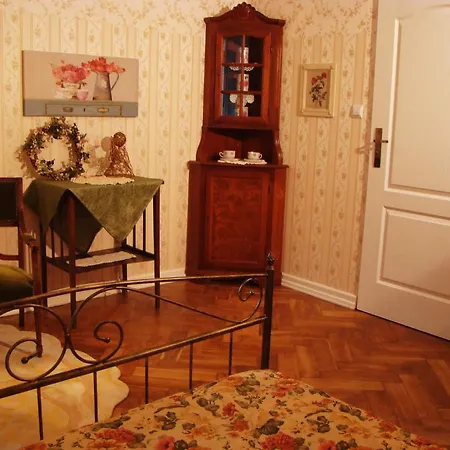 Hostelik Wiktorianski Hostel *